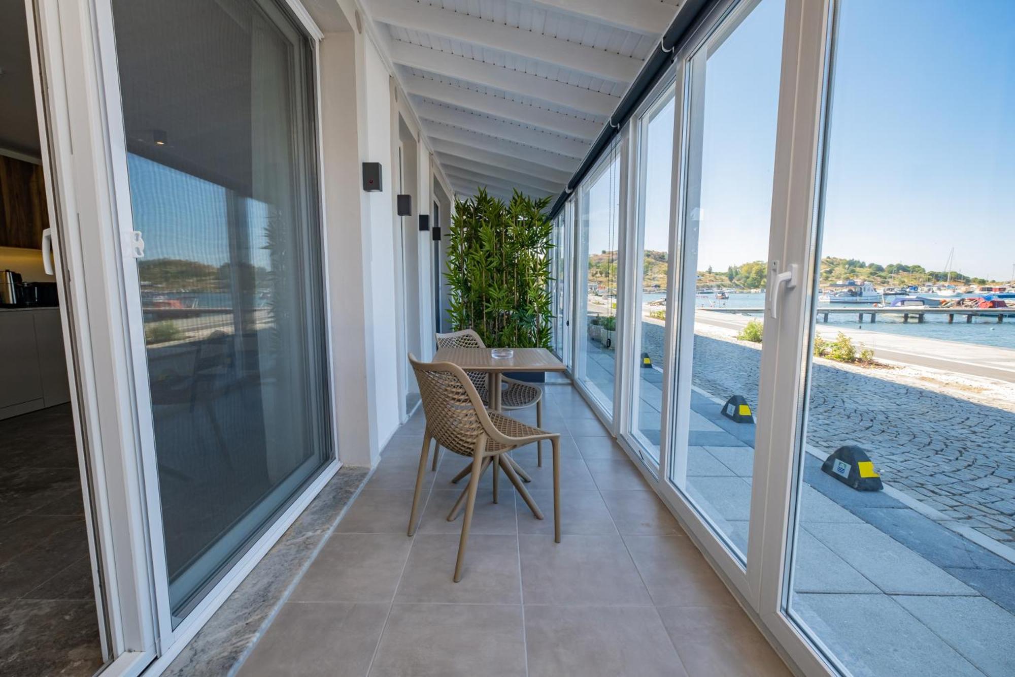 Bd Suites Foça Exterior photo